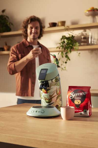 Laat je keuken stralen met de nieuwe Limited Edition machine van SENSEO® x Dutch Design Brand. Nu tijdelijk verkrijgbaar!